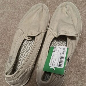 Sanuk slip on shoes